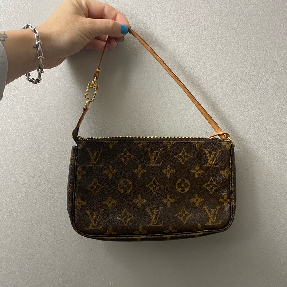 Louis Vuitton Pochette Accessories